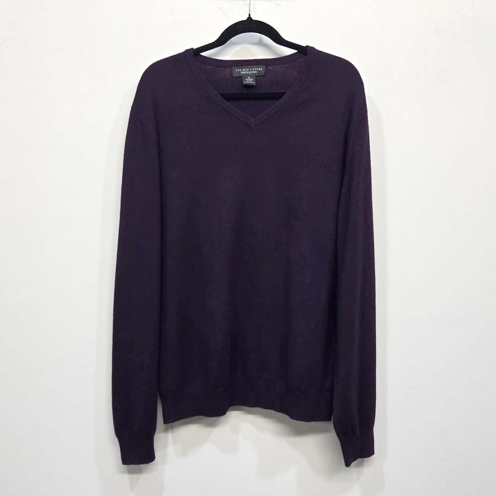 Bloomingdales Cashmere Sweater Mens XL Purple V-Neck Luxury Soft Dark Academia - Picture 4 of 7